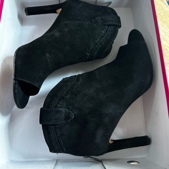 Vince Camuto new♠️ - Picture 8 of 11